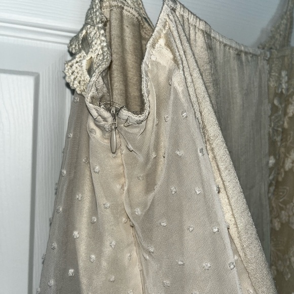 Creme Ryu Dress - Picture 7 of 10